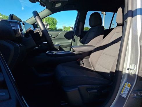 Used 2025 Chevrolet Equinox LT FWD image 13