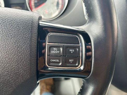 Used 2017 Dodge Grand Caravan SXT FWD image 16