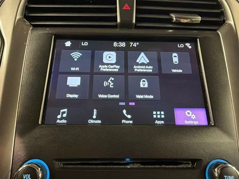 Certified 2018 Ford Fusion SE w/ Fusion SE Technology Package FWD image 10