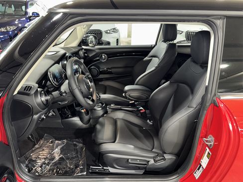 Certified 2024 MINI Cooper 2-Door Hardtop FWD image 15