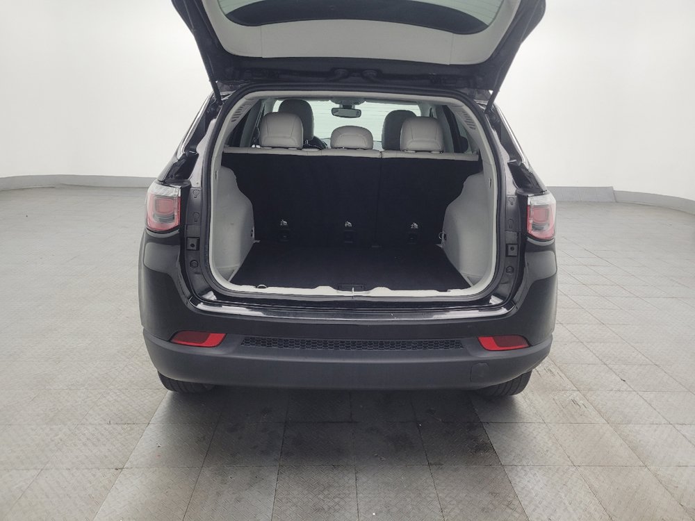 Used 2019 Jeep Compass Latitude FWD image 29