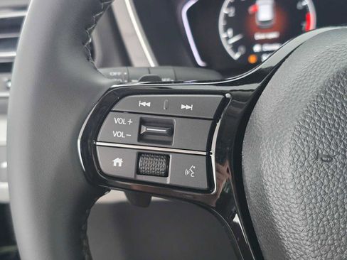 New 2025 Honda Pilot Touring image 25