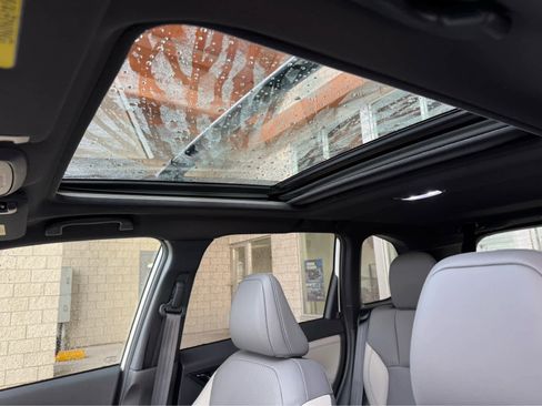 Used 2025 Subaru Forester Limited image 22