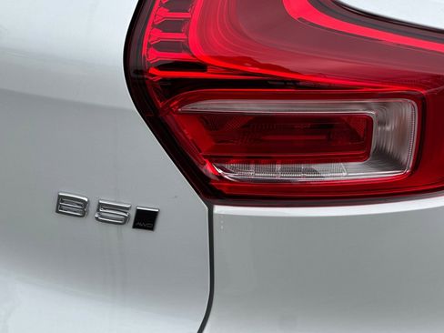 New 2026 Volvo XC40 B5 Core w/ Climate Package image 32