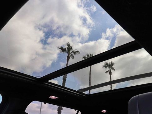 Used 2025 Toyota Sequoia Platinum image 33