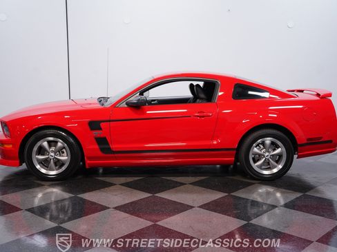 Used 2005 Ford Mustang GT RWD image 2