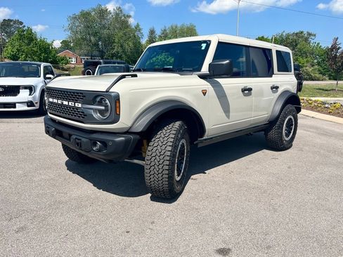 New 2026 Ford Bronco Badlands AWD/4WD image 3