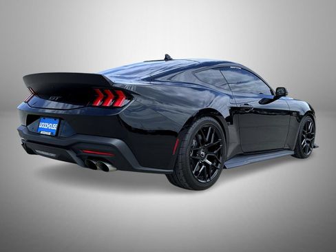 Used 2025 Ford Mustang GT Premium RWD image 5