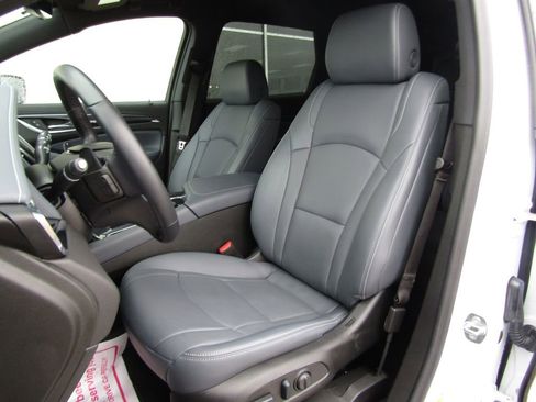 Used 2024 Buick Enclave Essence w/ Sport Touring Edition image 22