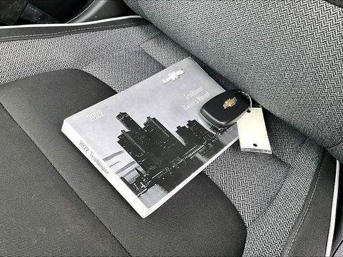 Used 2022 Chevrolet TrailBlazer LT w/ Driver Confidence Package image 11