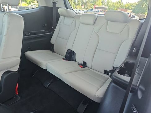Used 2025 Kia Telluride S FWD image 14