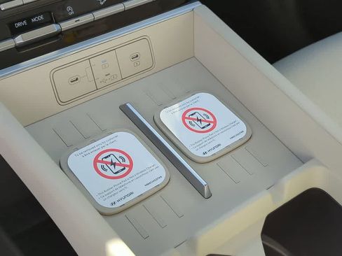 New 2026 Hyundai Santa Fe SE FWD image 32