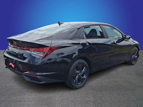 Used 2023 Hyundai Elantra SEL FWD image 4