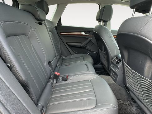 Used 2023 Audi Q5 2.0T Premium w/ Convenience Package AWD/4WD image 25