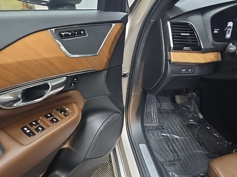 Used 2023 Volvo XC90 T8 Plus w/ Protection Package AWD/4WD image 29