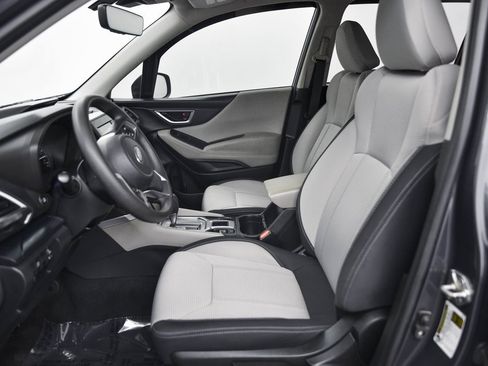 Used 2023 Subaru Forester Base image 11