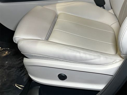 Used 2023 Mercedes-Benz GLA 250 4MATIC image 22