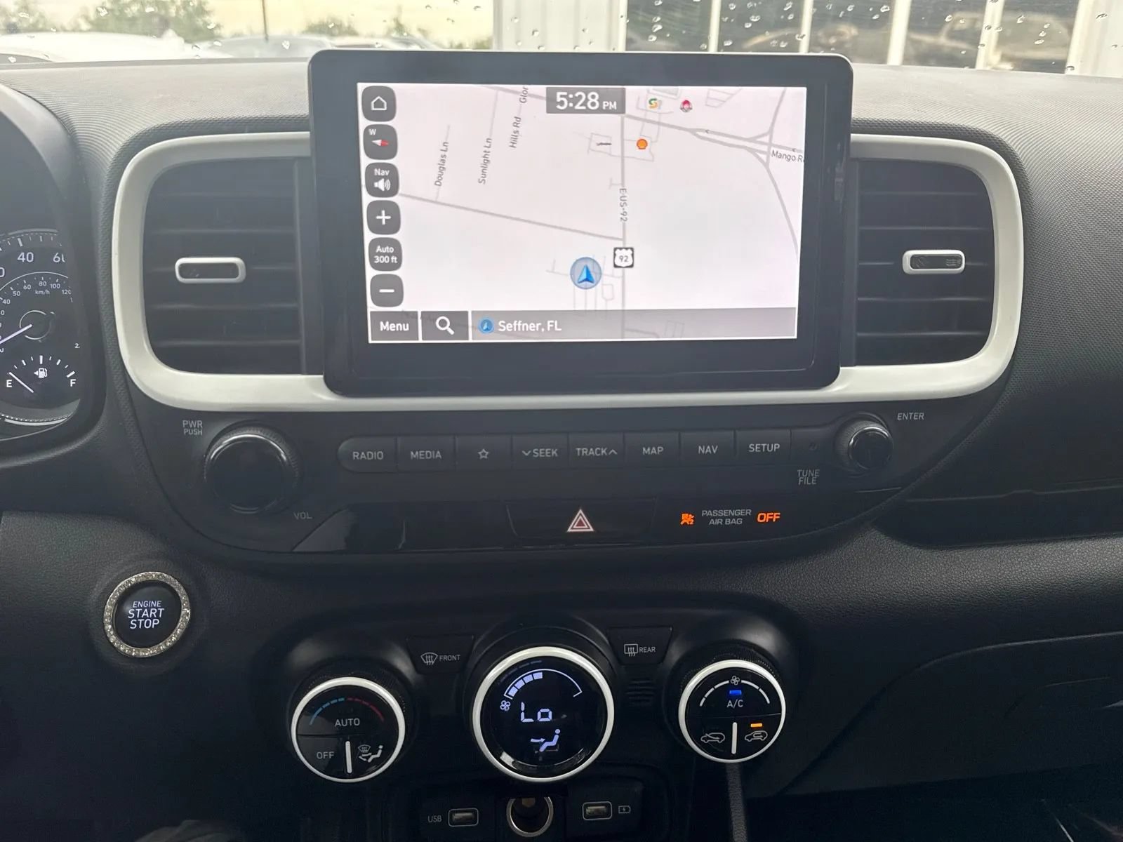 Used 2022 Hyundai Venue Limited FWD image 19