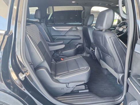 Certified 2025 GMC Acadia Denali w/ Super Cruise Package AWD/4WD image 26