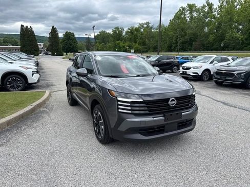 Certified 2025 Nissan Kicks SV AWD/4WD image 12