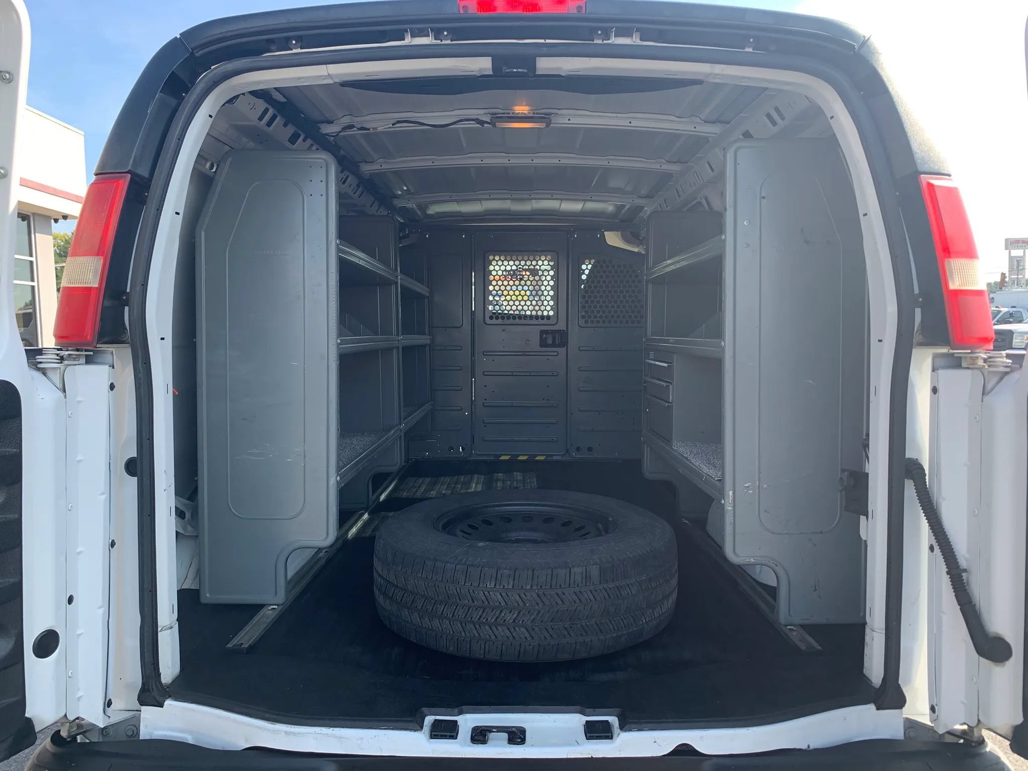Used 2014 Chevrolet Express 1500 RWD image 32