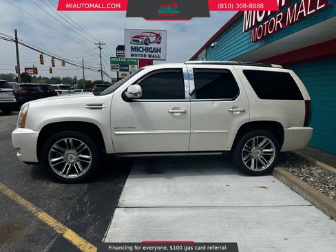 Used 2013 Cadillac Escalade Premium image 5