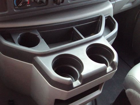 Used 2014 Ford E-250 and Econoline 250 Extended w/ Power Group RWD image 32