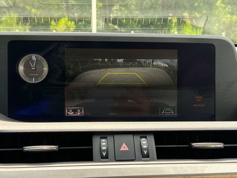 Used 2021 Lexus ES 300h w/ Premium Package FWD image 27