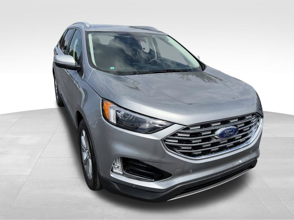 Certified 2024 Ford Edge Titanium AWD/4WD image 2