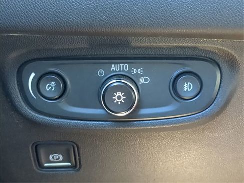 Used 2021 GMC Terrain SLT w/ Elevation Edition image 28