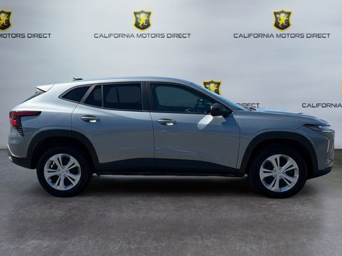 Used 2025 Chevrolet Trax LS FWD image 6