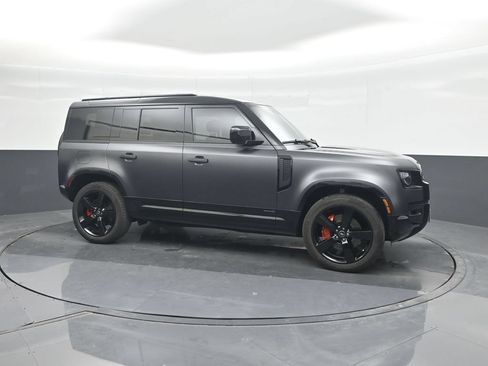 Used 2025 Land Rover Defender 110 X AWD/4WD image 11