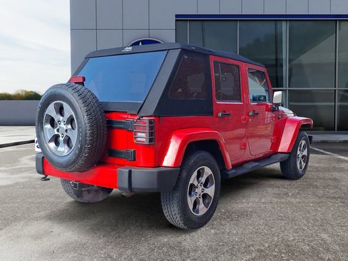 Used 2016 Jeep Wrangler Unlimited Sahara w/ Connectivity Group image 6