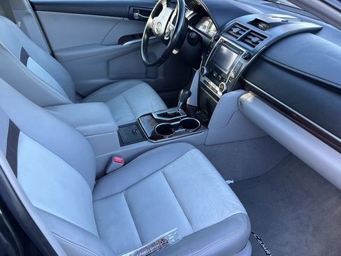 Used 2012 Toyota Camry XLE image 5