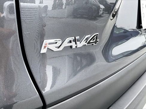 Used 2025 Toyota RAV4 XLE image 22
