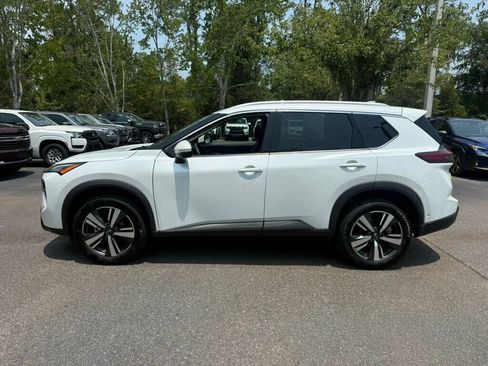 Used 2026 Nissan Rogue SL FWD image 2