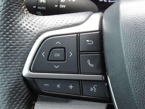 Certified 2024 Toyota Sienna XLE Woodland Edition AWD/4WD image 29