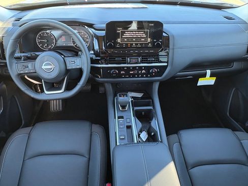 New 2025 Nissan Pathfinder SL image 11