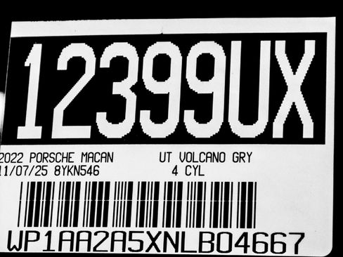 Certified 2022 Porsche Macan image 31