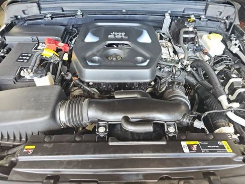 Used 2022 Jeep Wrangler Unlimited Sport AWD/4WD image 18