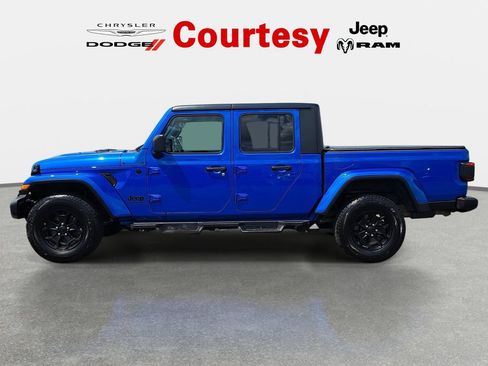 Used 2021 Jeep Gladiator Sport AWD/4WD image 7