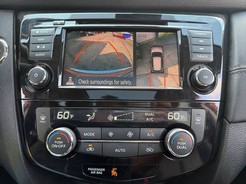 Used 2020 Nissan Rogue SL w/ Premium Package AWD/4WD image 12