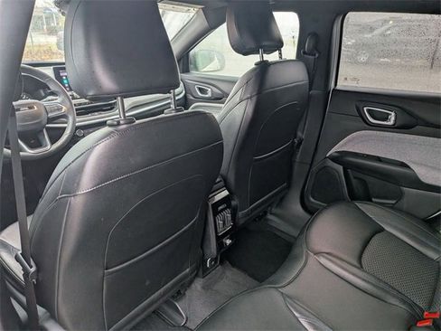 Certified 2024 Jeep Compass Latitude image 25