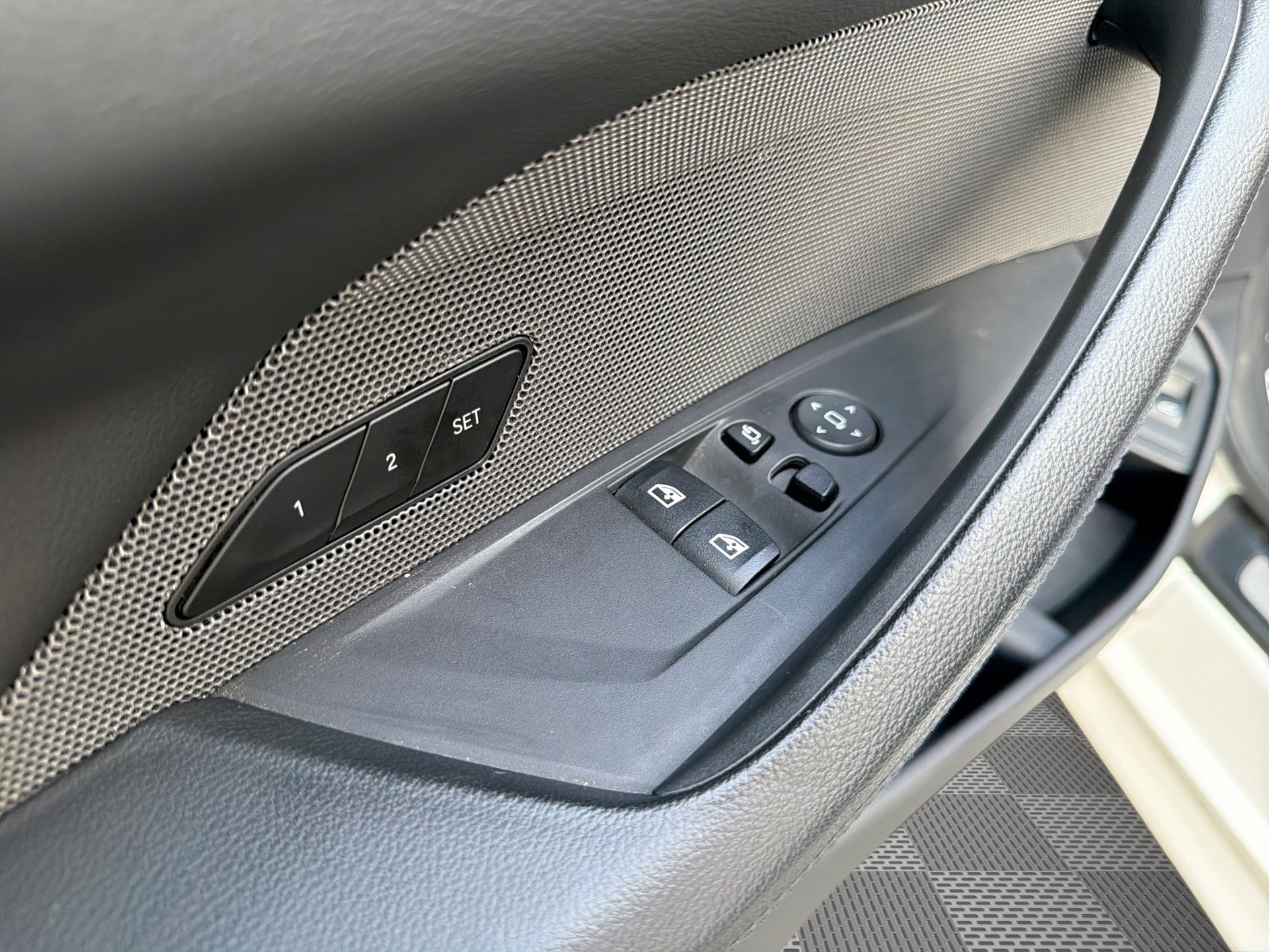 Used 2021 BMW 430i Coupe w/ M Sport Package RWD image 15