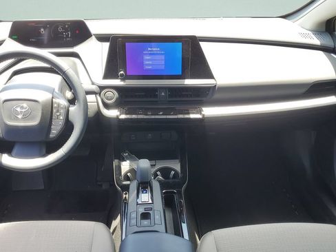 Used 2025 Toyota Prius LE FWD image 12
