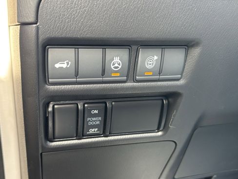 Used 2024 Nissan Armada Platinum w/ Captain's Chairs Package image 23