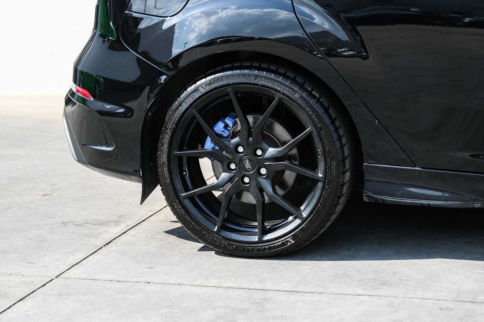 Used 2016 Ford Focus RS AWD/4WD image 9