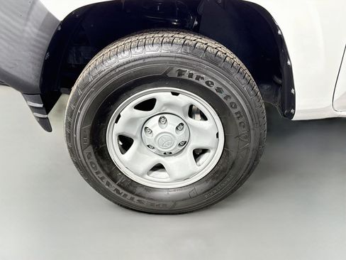 Used 2022 Toyota Tacoma SR RWD image 37