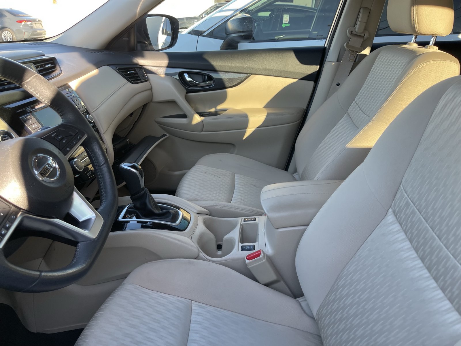 Used 2019 Nissan Rogue SV FWD image 10