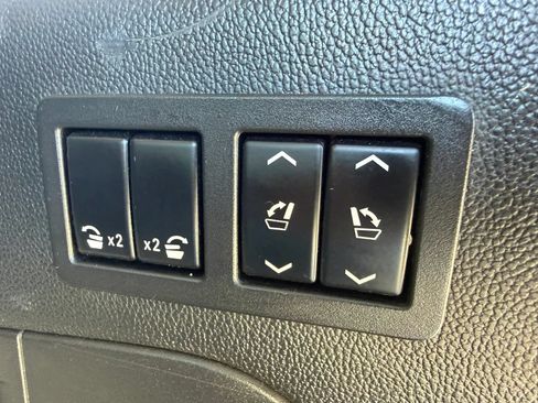 Used 2015 Cadillac Escalade ESV Premium RWD image 5
